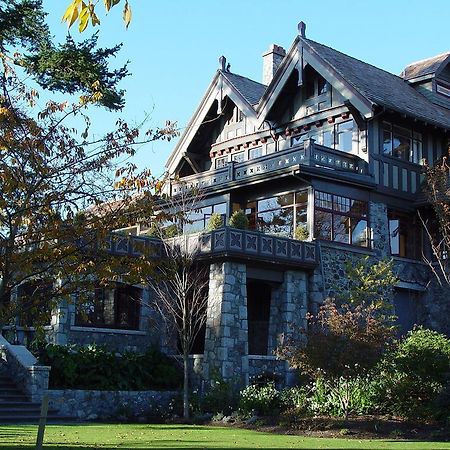 English Inn Esquimalt Екстериор снимка