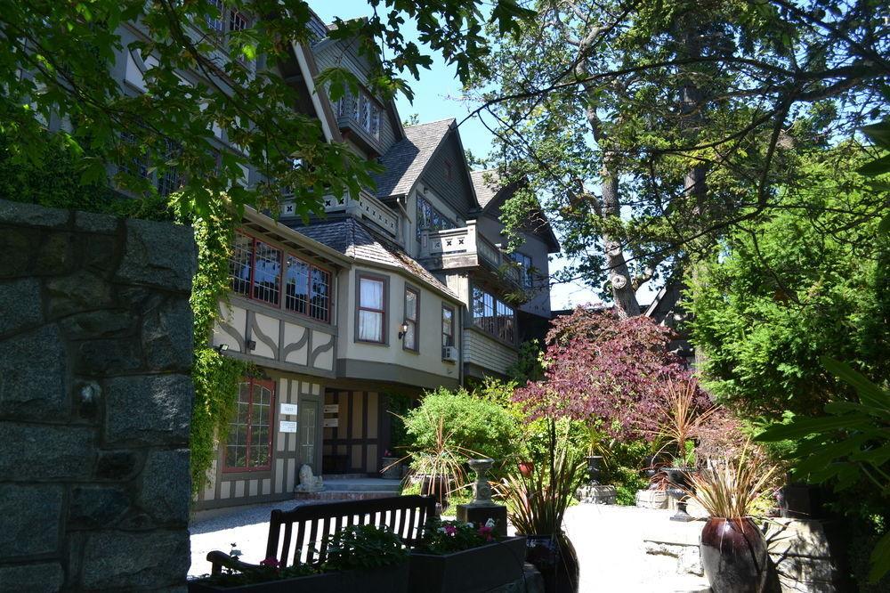 English Inn Esquimalt Екстериор снимка
