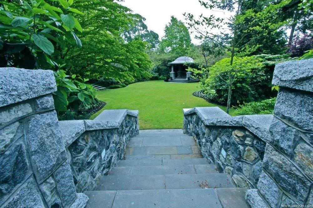 English Inn Esquimalt Екстериор снимка