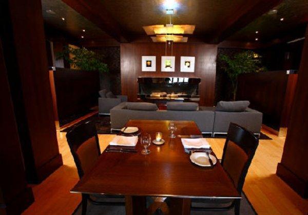 English Inn Esquimalt Екстериор снимка